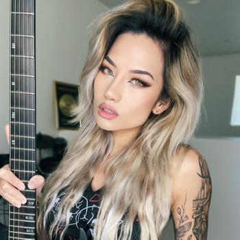 Kiki Wong Biography